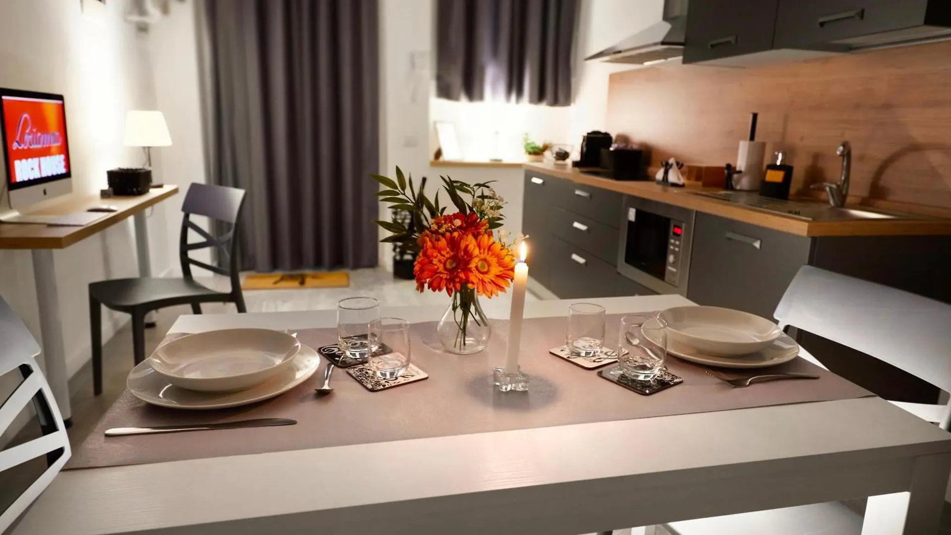 Lorianna Rock House Apartment Milan 0*,