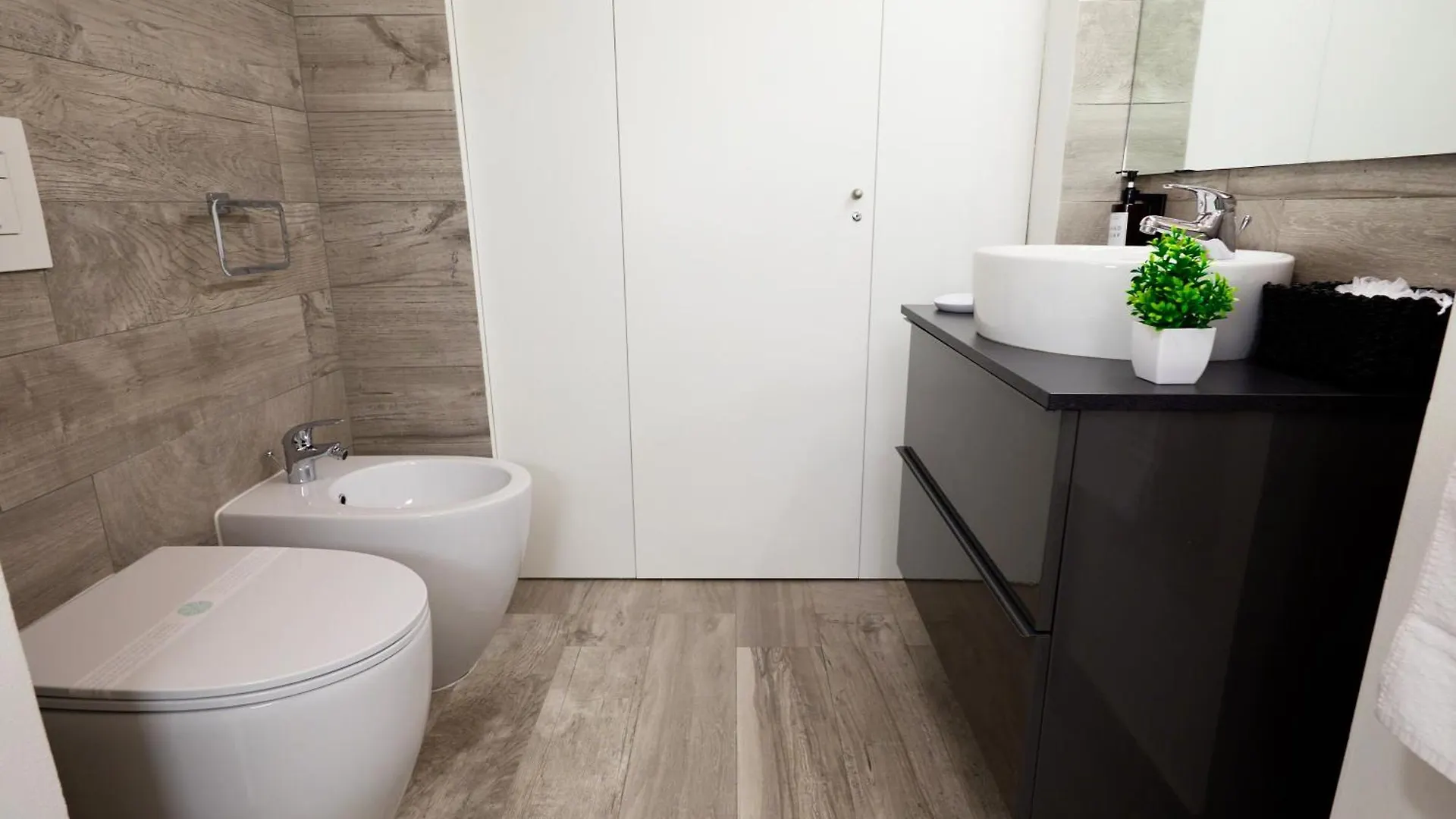 Lorianna Rock House Apartment Milan