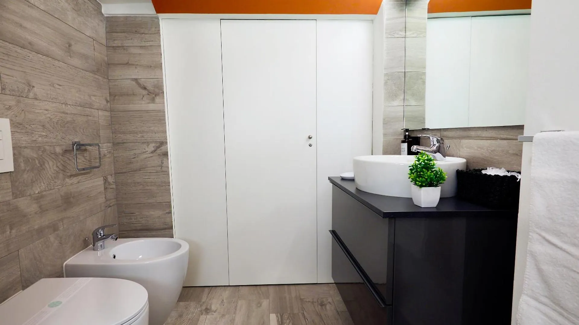 Lorianna Rock House Apartment Milan Italy